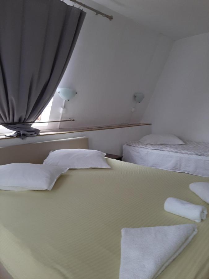 Affittacamere Piccola Italia Casa Racovita 3*